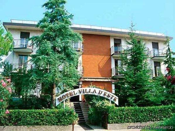 Touring Hotel